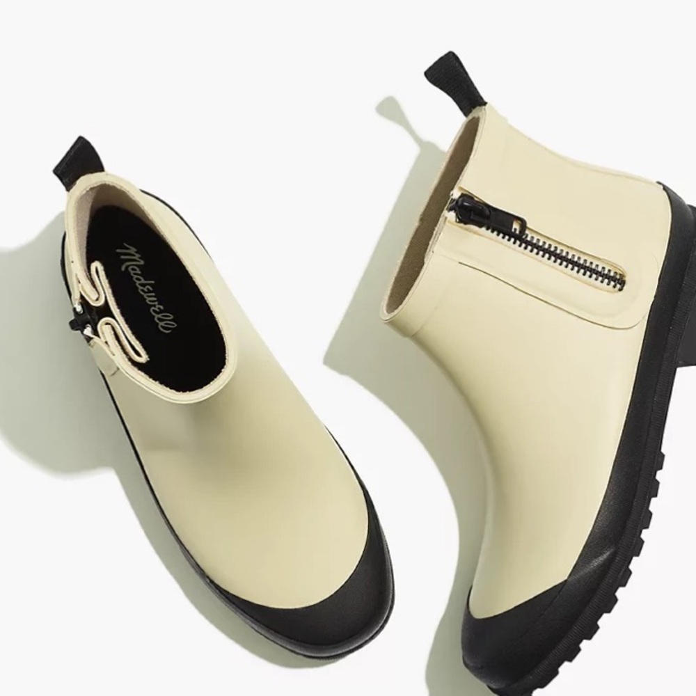 The Zip-Up Lugsole Rain Boot Defect